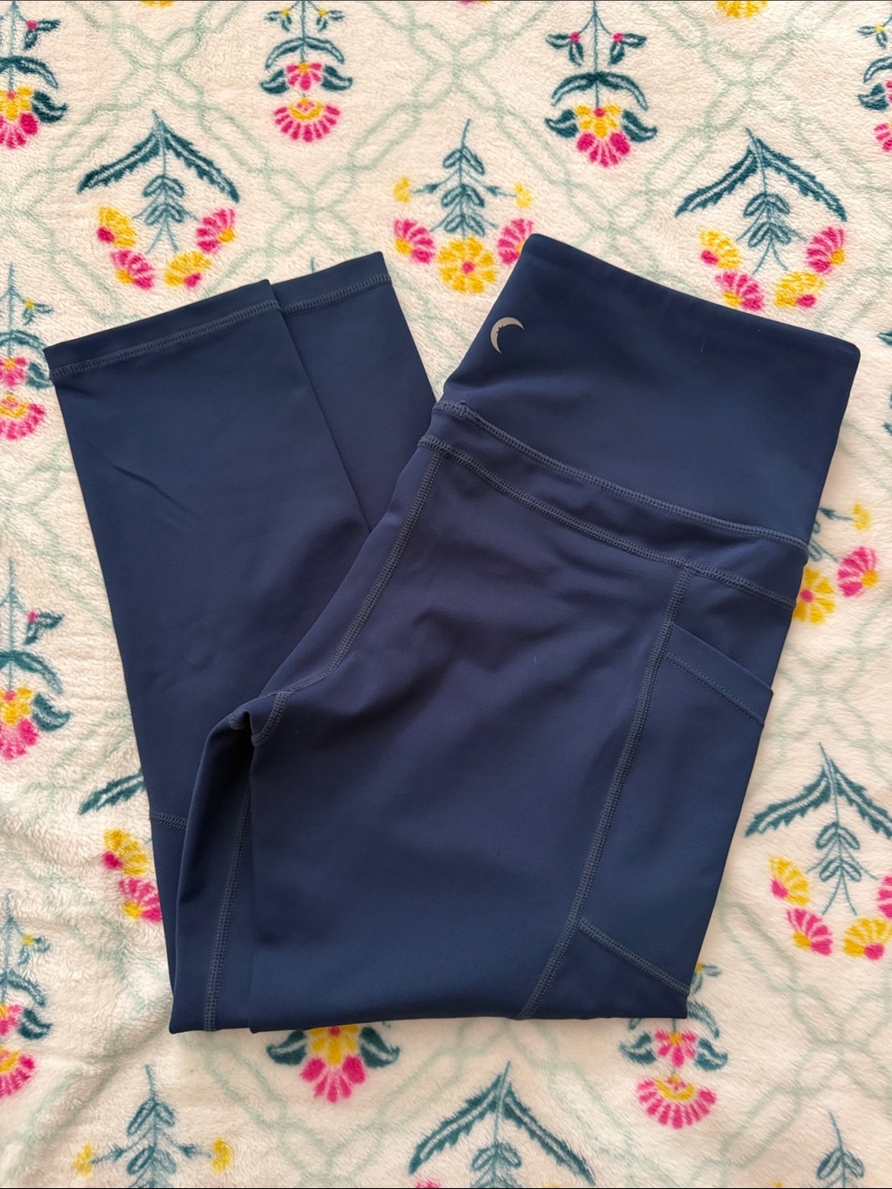 Women's Navy High-Waist Capris with Crescent Detail